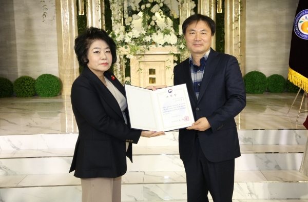 이형근 과장 보건복지부 장관상 수상 (광양제철소제공)