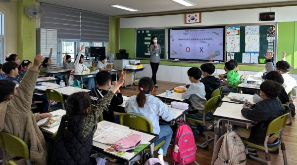 찾아가는 광양제철소 특강 실시 (광양제철소 제공)